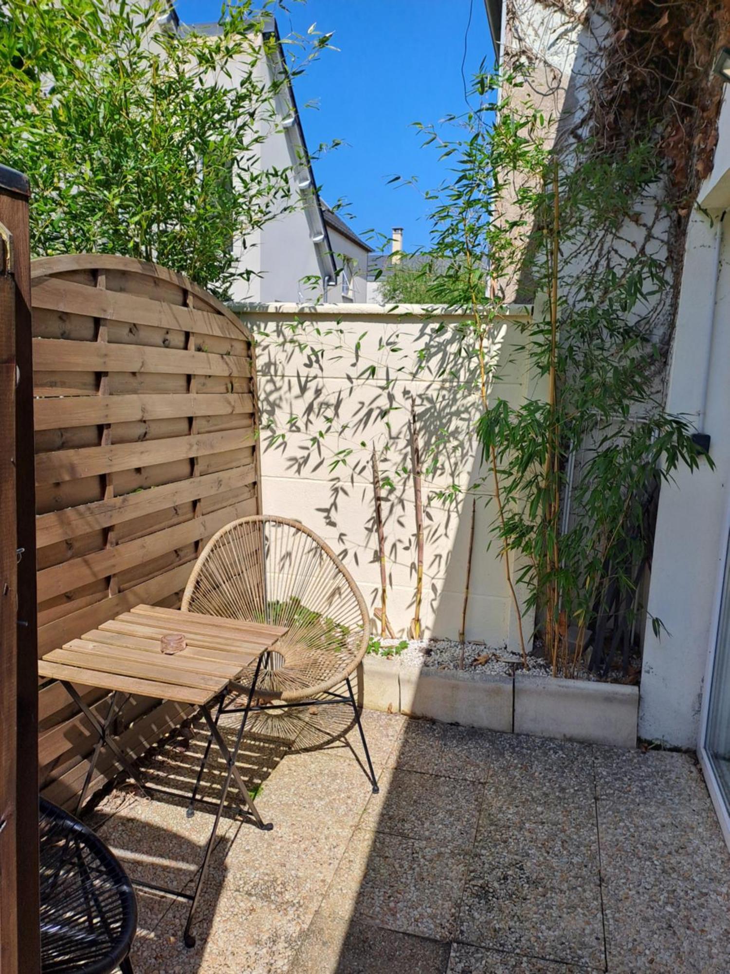 Joli Studio Au Calme Dans Un Jardin Privatif Уистреам Экстерьер фото